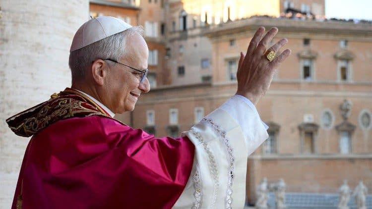 ¡Dale!, entre la fe, la cultura y la comunidad: el papa es peruano y corre con nosotros